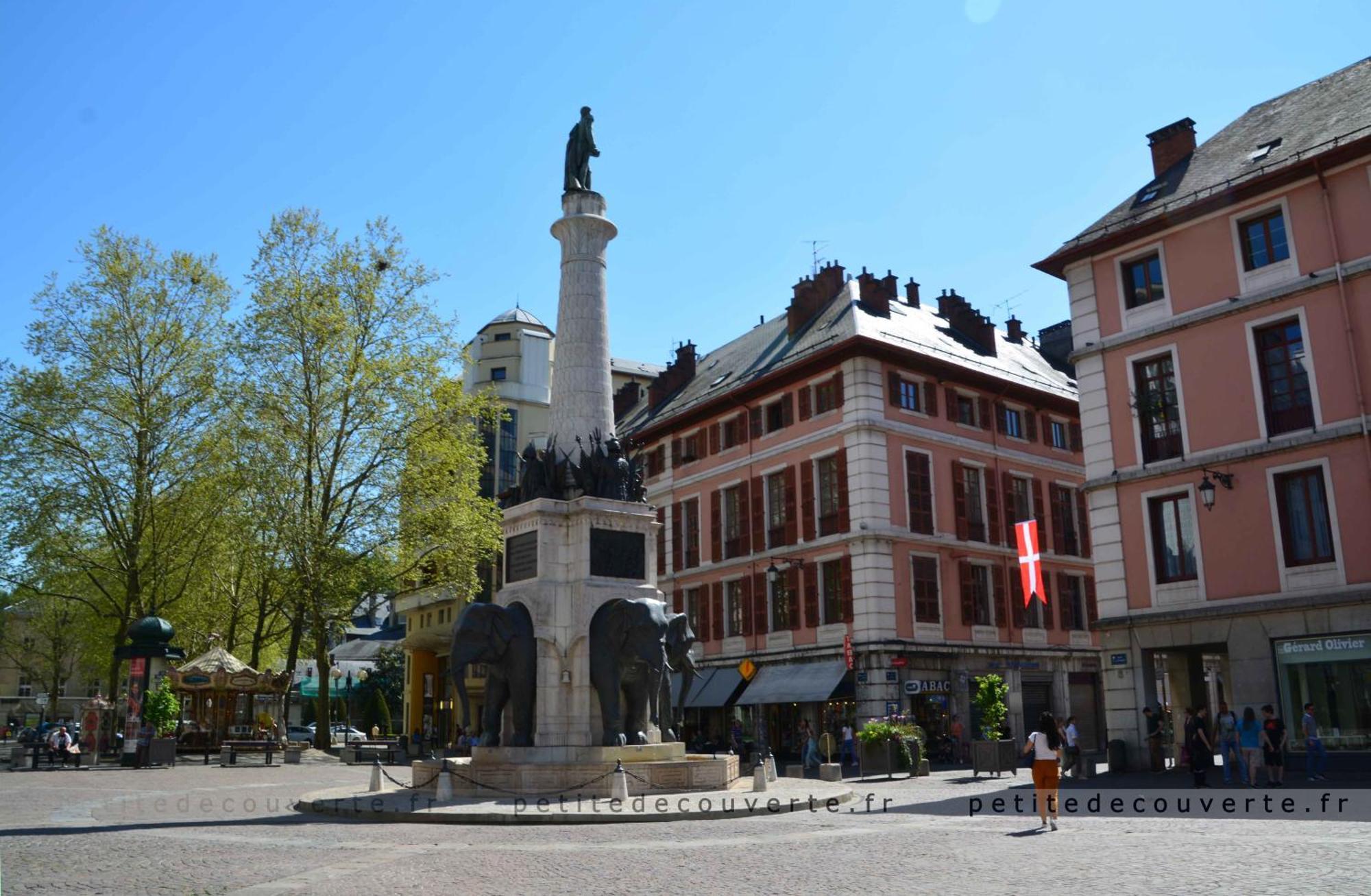 Appart' rénové 2022 avec goût, proche commodités Chambéry Extérieur photo